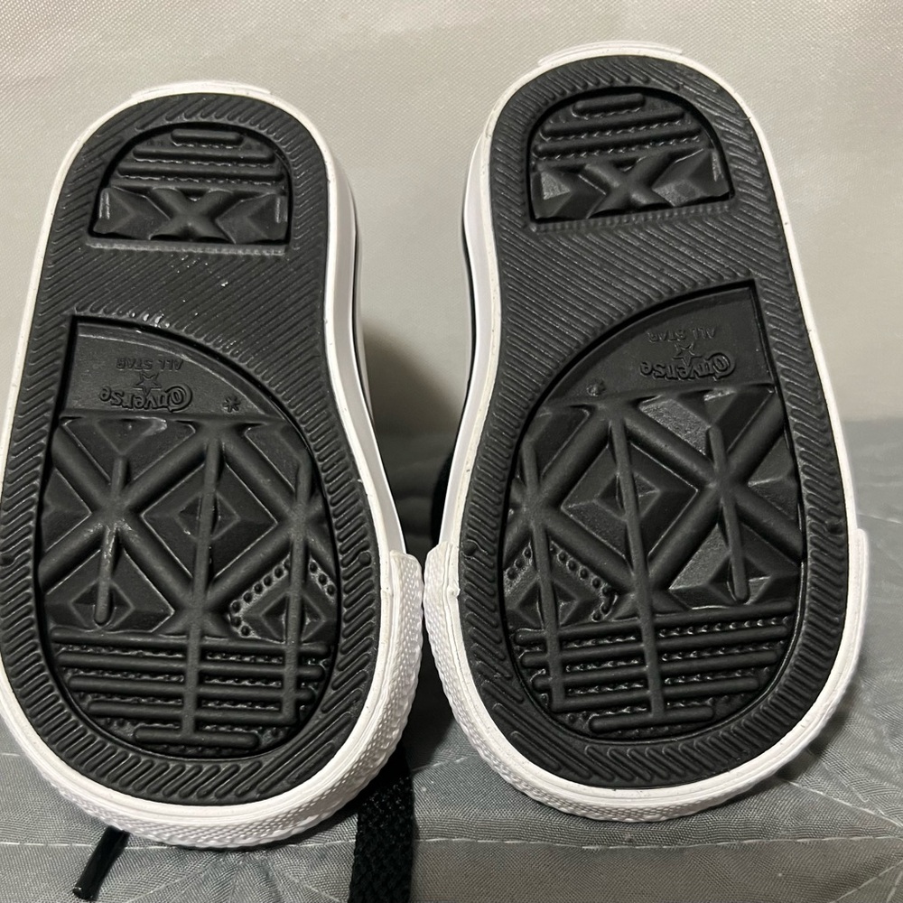 Infant Converse Hightops - Picture 8 of 9